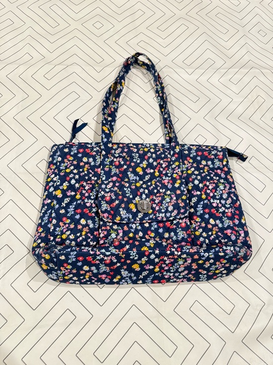 Vera Bradley Handbags - Vera Bradley Navy Floral Tote Purse
